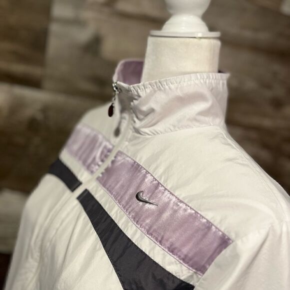 Nike  white tennis jacket with purple stripe - M - Picture 3 of 9
